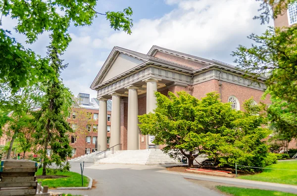 Igreja Memorial dentro do Campus da Universidade de Harvard, Cambridge — Fotografia de Stock