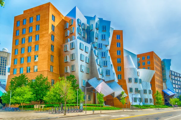 Arquitetura pós-moderna icônica do MIT Strata Center, Cambridge , — Fotografia de Stock