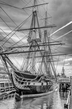 USS Anayasa, boston
