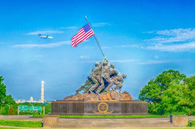 Deniz Kuvvetleri Savaş Anıtı (Iwo Jima Memorial)