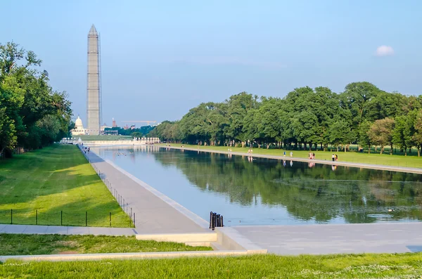 Washingtonův monument a odrážející bazénu, washington dc — Stock fotografie