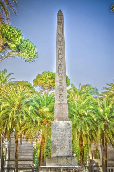 Starověký obelisk — Stock fotografie