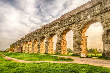 su kemerleri, Roma Park