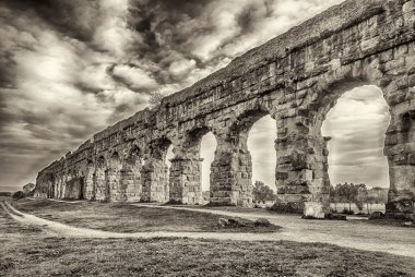 su kemerleri, Roma Park