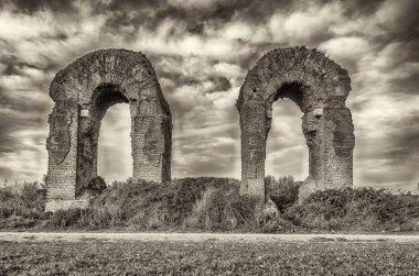 su kemerleri, Roma Park