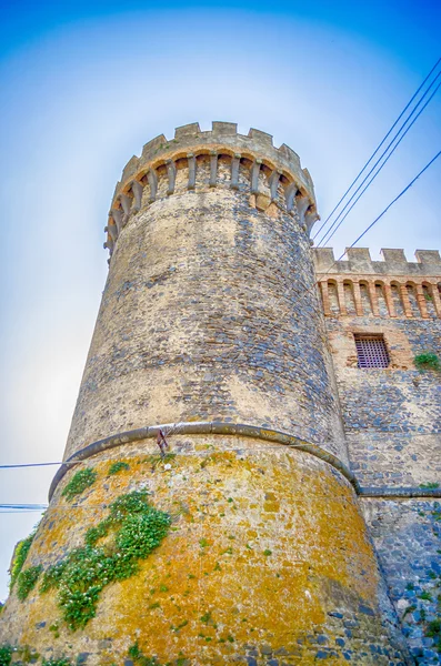 Προμαχώνας του κάστρου odescalchi στο bracciano — Φωτογραφία Αρχείου