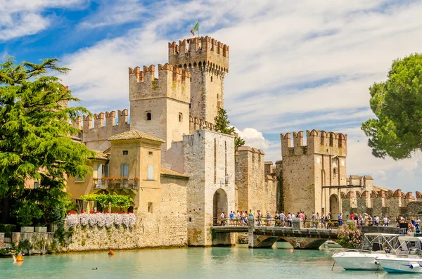 Scaliger slott, sirmione, Italien — Stockfoto