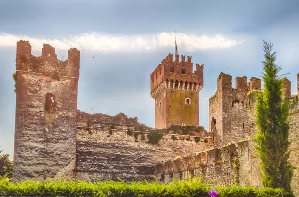 Скалігер замок в місті lazise, озеро Гарда, Італія — стокове фото