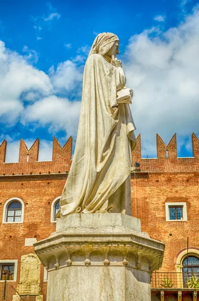 Statue de Dante Alighieri, Vérone — Photo
