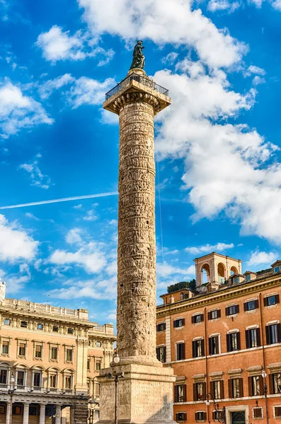 Colonna Marco Aurelio Antica Colonna Della Vittoria Punto Riferimento Piazza — Foto Stock