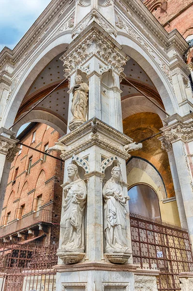 Részlet Palazzo Pubblico Városháza Mérföldkő Történelmi Város Központjában Siena Olaszország — Stock Fotó