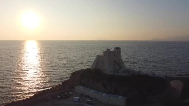 Pôr Sol Sobre Icônica Fortaleza Chamada Torre Truglia Grande Marco — Vídeo de Stock