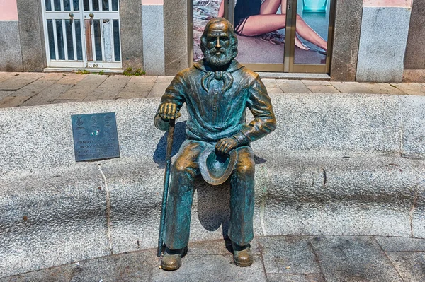 Maddalena Italy August Bronze Statue Giuseppe Garibaldi Main Square Maddalena — Stock Photo, Image