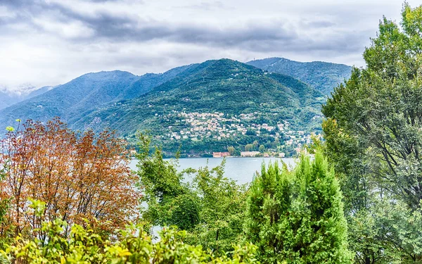 Malowniczy Krajobraz Nad Jeziorem Como Jak Widać Miejscowości Brunate Włochy — Zdjęcie stockowe