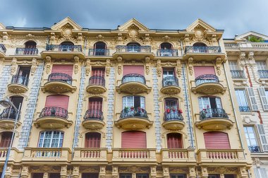Georges Clemenceau Bulvarı, Nice, Cote d 'Azur, Fransa' daki binaların güzel mimarisi.