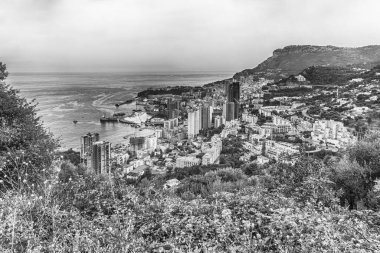 Büyük Corniche yolundan gün batımında Monako 'nun panoramik manzarası, Fransız Rivierası, Cote d' Azur 'da ikonik bir yer.