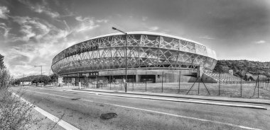 Nice, FRANCE - 16 Ağustos 2019 'da Allianz Riviera Stade de Nice, Cote d' Azur 'un dış görünüşü. Stadyum, OGC Güzel futbol kulübü maçlarına ev sahipliği yapıyor.