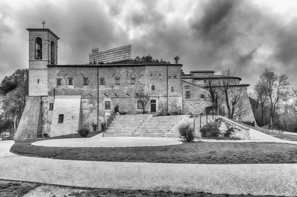 Basilica Saint Ubaldo Roma Katolik Kilisesi Nin Merkezi Gubbio Umbria — Stok fotoğraf