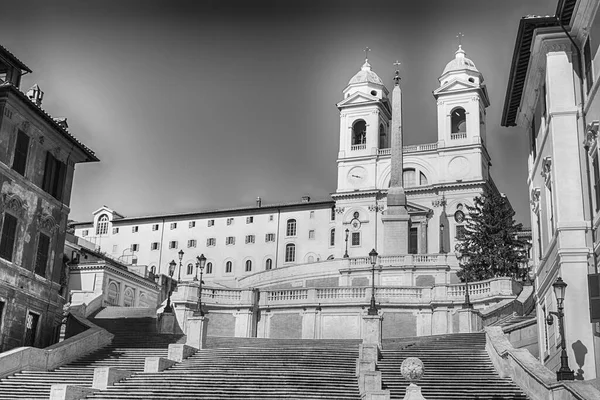 Kyrkan Trinita Dei Monti Ikoniska Landmärke Toppen Spanska Trappan Piazza — Stockfoto
