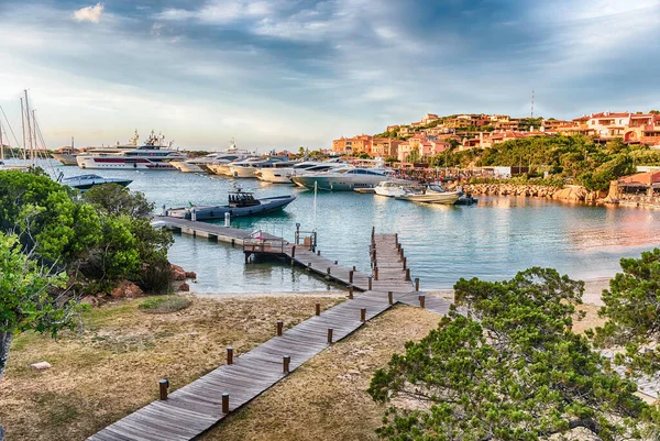 Pohled Přístav Luxusními Jachtami Porto Cervo Sardinie Itálie Město Celosvětově — Stock fotografie