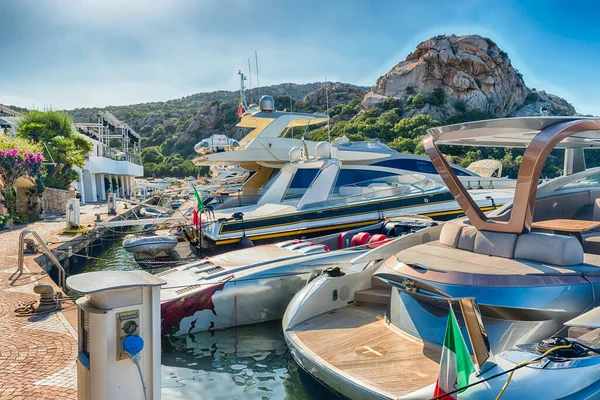 Pohled Přístav Luxusními Jachtami Poltu Quatu Sardinie Itálie Toto Malebné — Stock fotografie