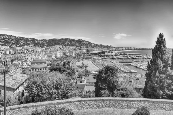 Cannes şehir merkezinin manzarası, Fransız Rivierası 'nın ikonik noktası, Cote d' Azur, Fransa