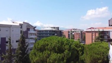 İtalya 'nın Cosenza ilindeki Rende kentindeki binaların hava manzarası