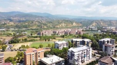 İtalya 'nın Cosenza ilindeki Rende kentindeki binaların hava manzarası