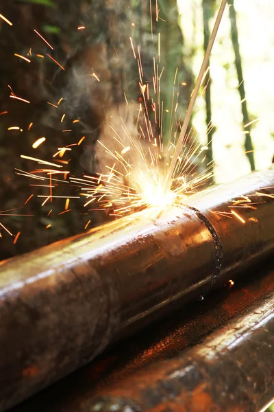 Sparks metal kaynak