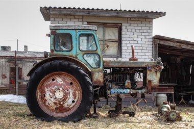 paslı traktör