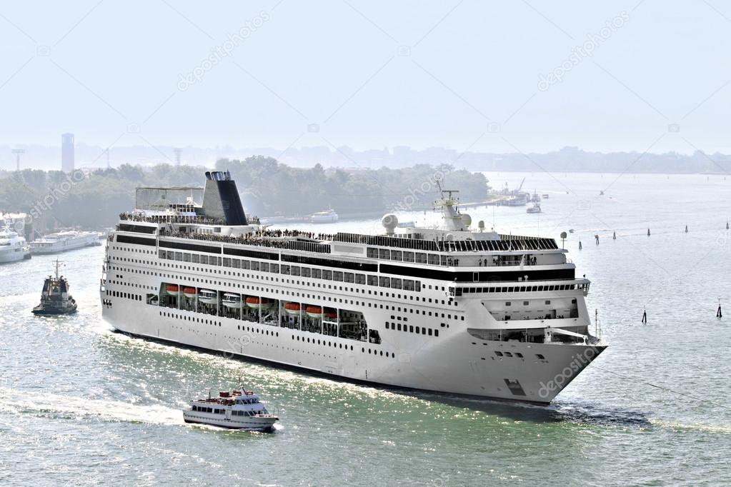 Cruise ship