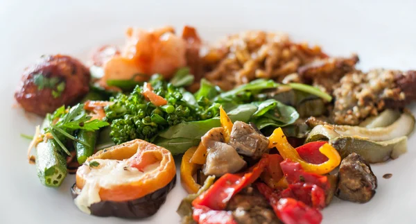 Alimentos vegetarianos frescos saudáveis — Fotografia de Stock