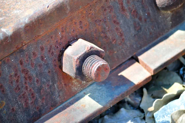 Velho comboio ferroviário perto — Fotografia de Stock