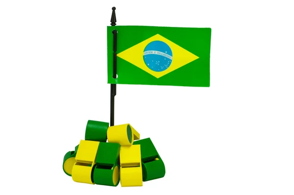 Brasilianische Flagge mit einigen Trillerpfeifen — Stockfoto