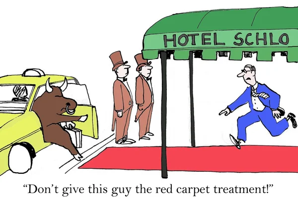 Менеджер готелю стурбований червоним килимом злий бик — стокове фото
