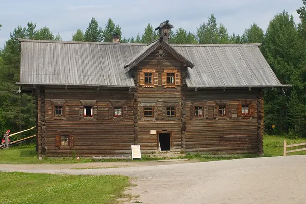 Północy wiejski dom — Zdjęcie stockowe