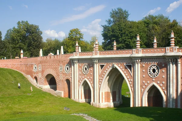 Tsaritsyno içinde köprü