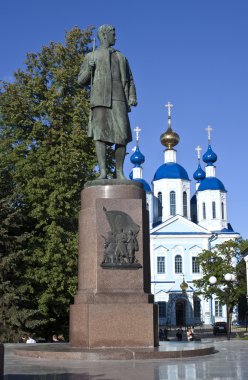 Tambov. Zoya kosmodemyanskaya kazansky katedral önünde