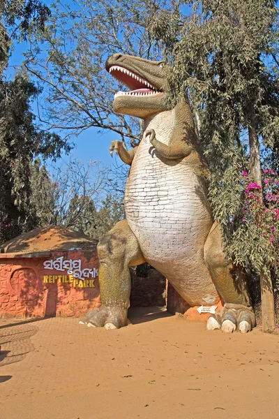 Tiranosaurio en el zoológico de Nandankanan — Foto de Stock