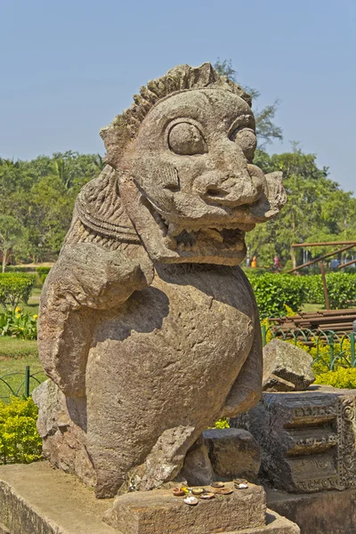 Antik tapınağın koruyucusu — Stok fotoğraf