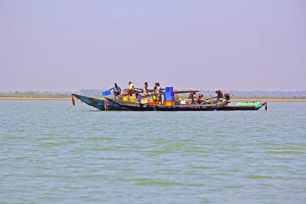 Barcos de pesca no lago Chilika — Fotografia de Stock