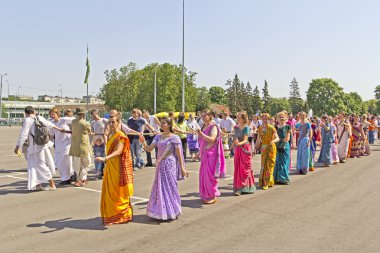 iscon adanmışlar ratha yatra üzerinde