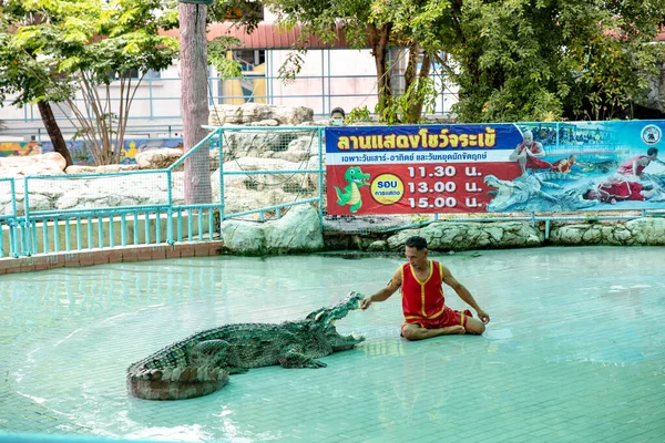 Bung Chawak Suphan Buri Thailand September 2021 Krokodilshow Eingang Des — Stockfoto