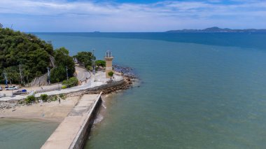 Balihai deniz feneri limanının güzel hava manzarası. Turizm için ünlü bir yer Pattaya, Tayland 'da tatilde dinlenin..
