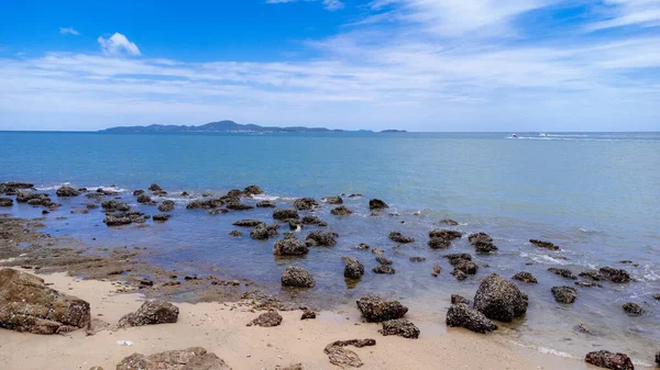 Costa Rocosa Con Mar Azul Zona Balihai Pattaya Tailandia — Foto de Stock