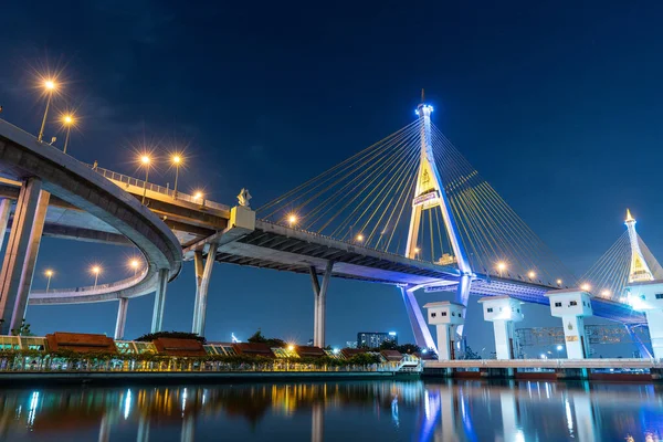 Bangkok Tailandia Diciembre 2021 Puente Colgante Bhumibol Cruza Río Chao — Foto de Stock