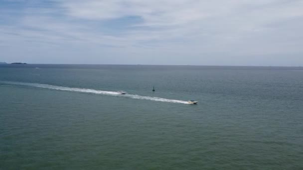 Aerial Bird Eyes View Speed Boat Cruising High Speed Turquoise — 图库视频影像