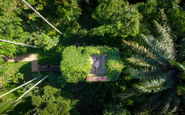 Asian Woman Lying Roof House Middle Forest — Stock fotografie