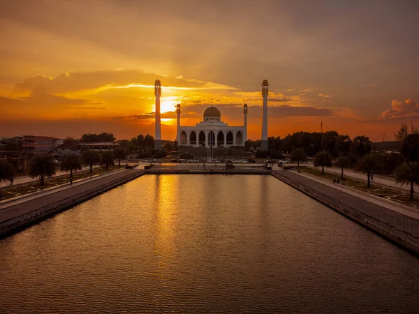 Landscape Beautiful Sunset Sky Central Mosque Songkhla Province Southern Thailand — Fotografia de Stock