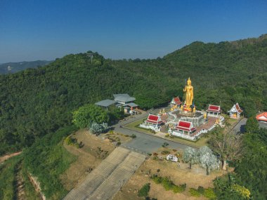 Tayland, Hatyai 'deki Hat yai Belediye Parkı' nda Buda 'ya tapanlarla.. 